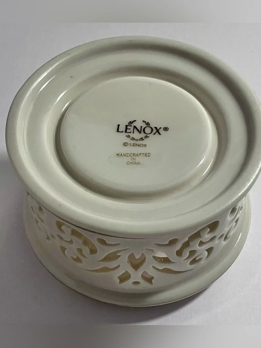4 LENOX ILLUMINATIONS Pierced VOTIVE CANDLE HOLDERS / Elegant IVORY BONE CHINA